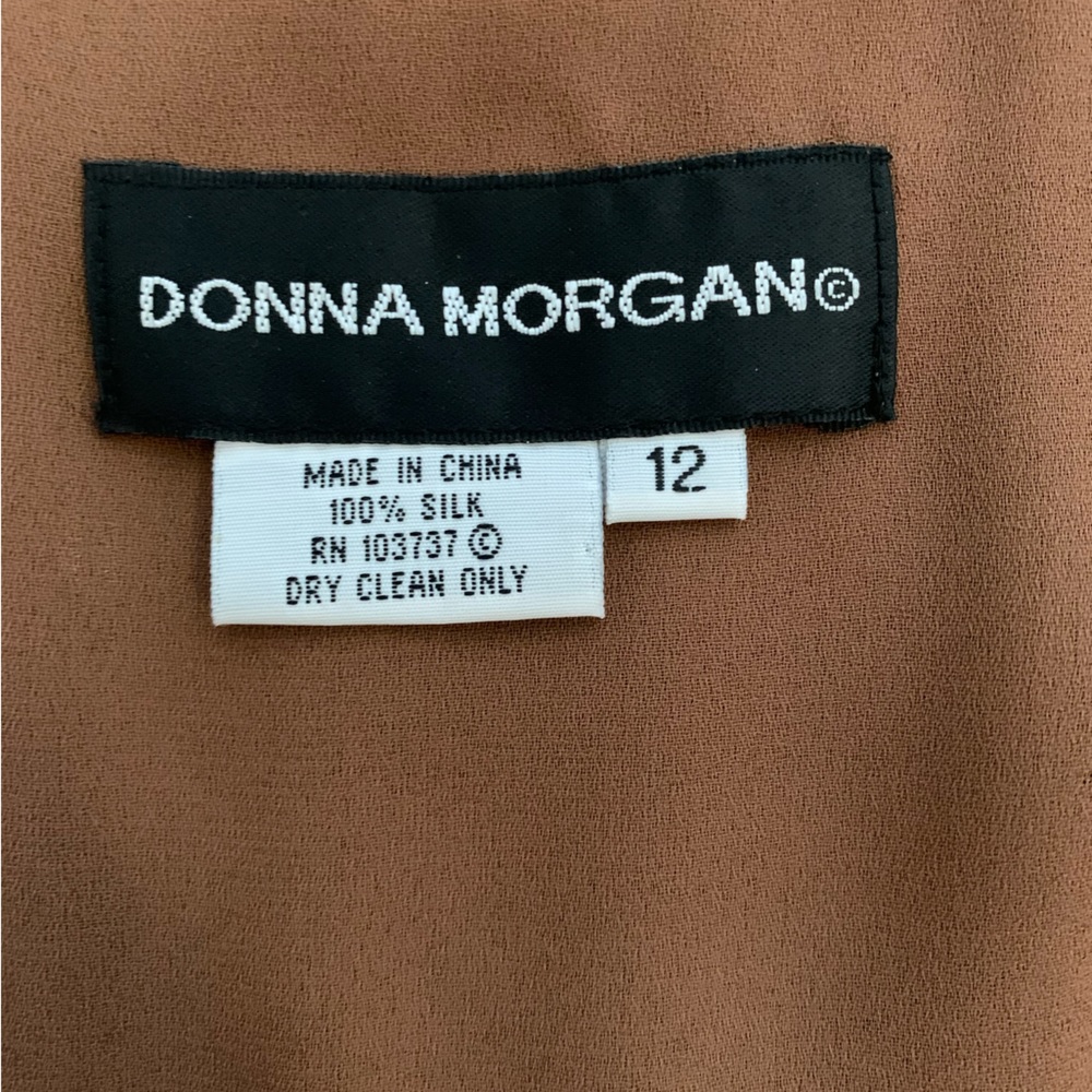 NWT Donna Morgan 💯% Silk Dress Chocolate Midi Sleeveless Beaded Neckline 12 - Picture 3 of 3